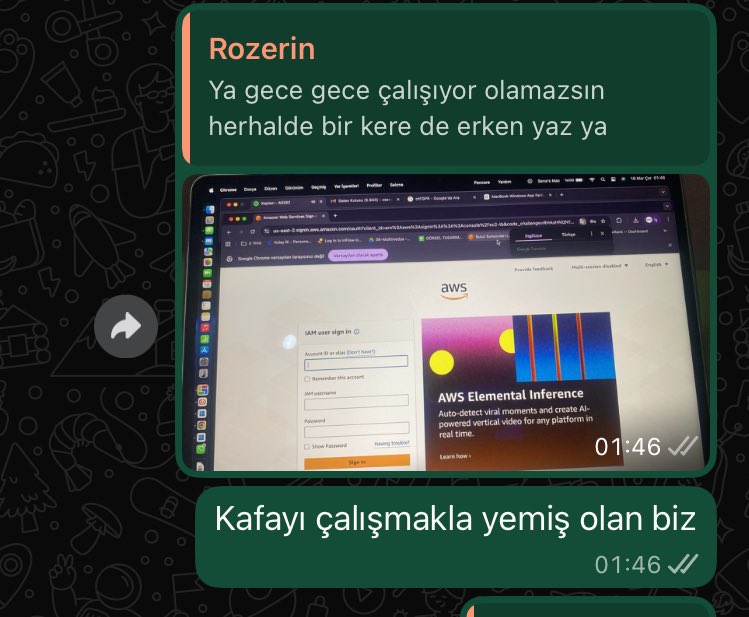 senaahahah's tweet photo. Herkes gider kariyer asla girl https://t.co/kiBOzameQ0