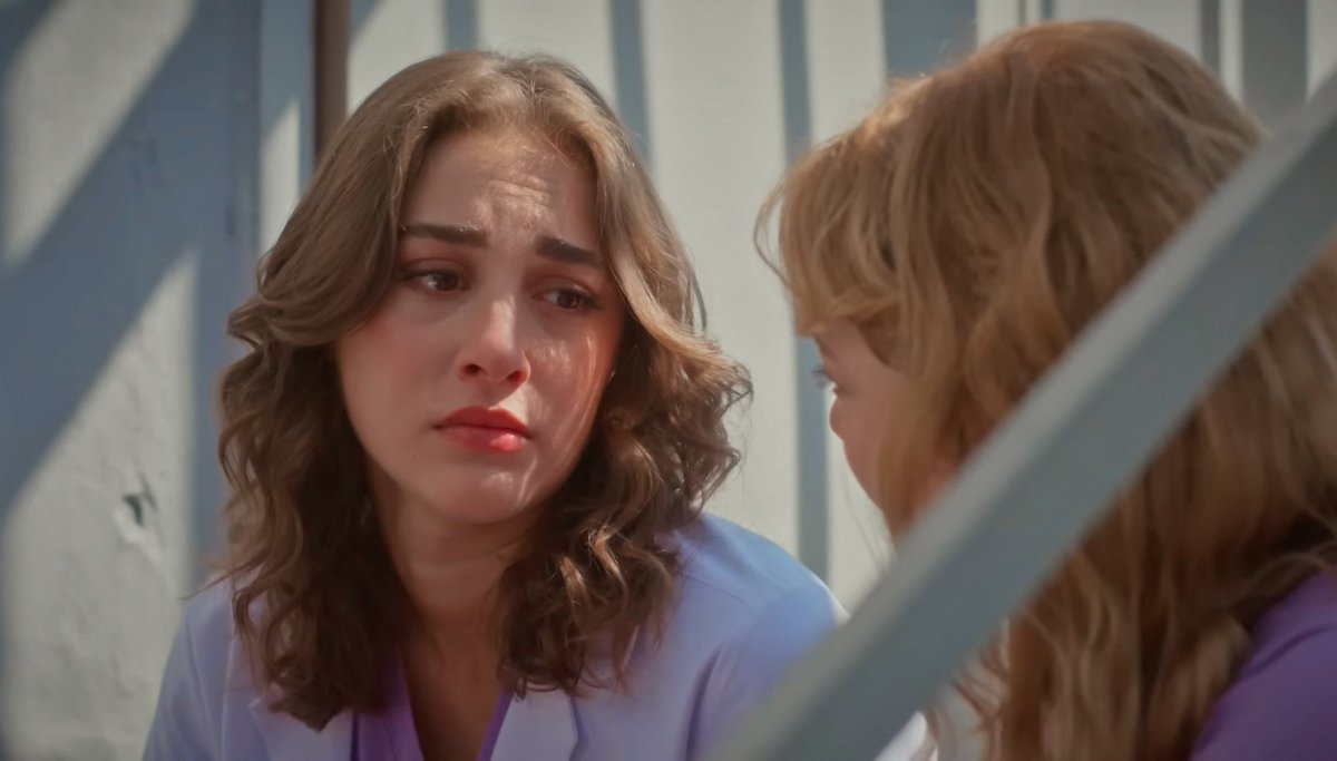 Tal vez por lo Inglaterra 
Por los sueños de mi padre
Por las expectativas de mi madre

Que voy hacer con la oportunidad de Inglaterra?

Voy a mi misma o voy a renunciar a mi bebé?

Como lo manejaste?

SEREN LA HISTORIA SE REPITE 
#Bahar