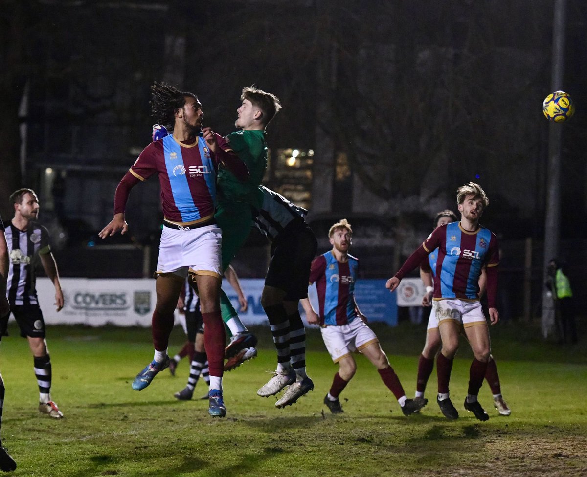 Farnham Town FC tweet media