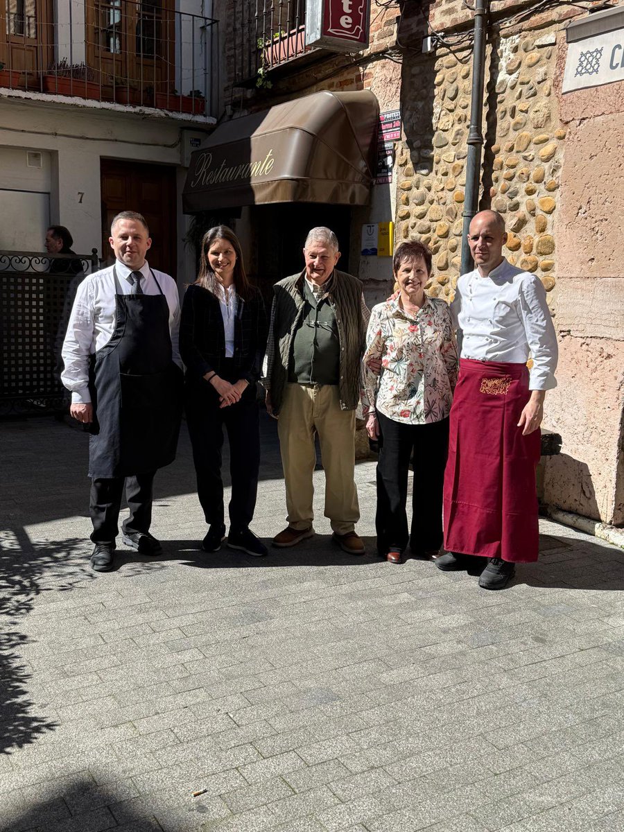 La8 LEÓN tweet media