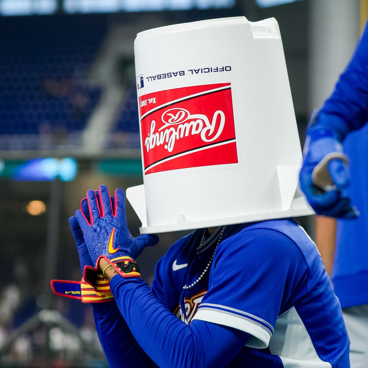 Ronald Acuña Jr. giving a new meaning to "bucket hat" 😭

#WorldBaseballClassic