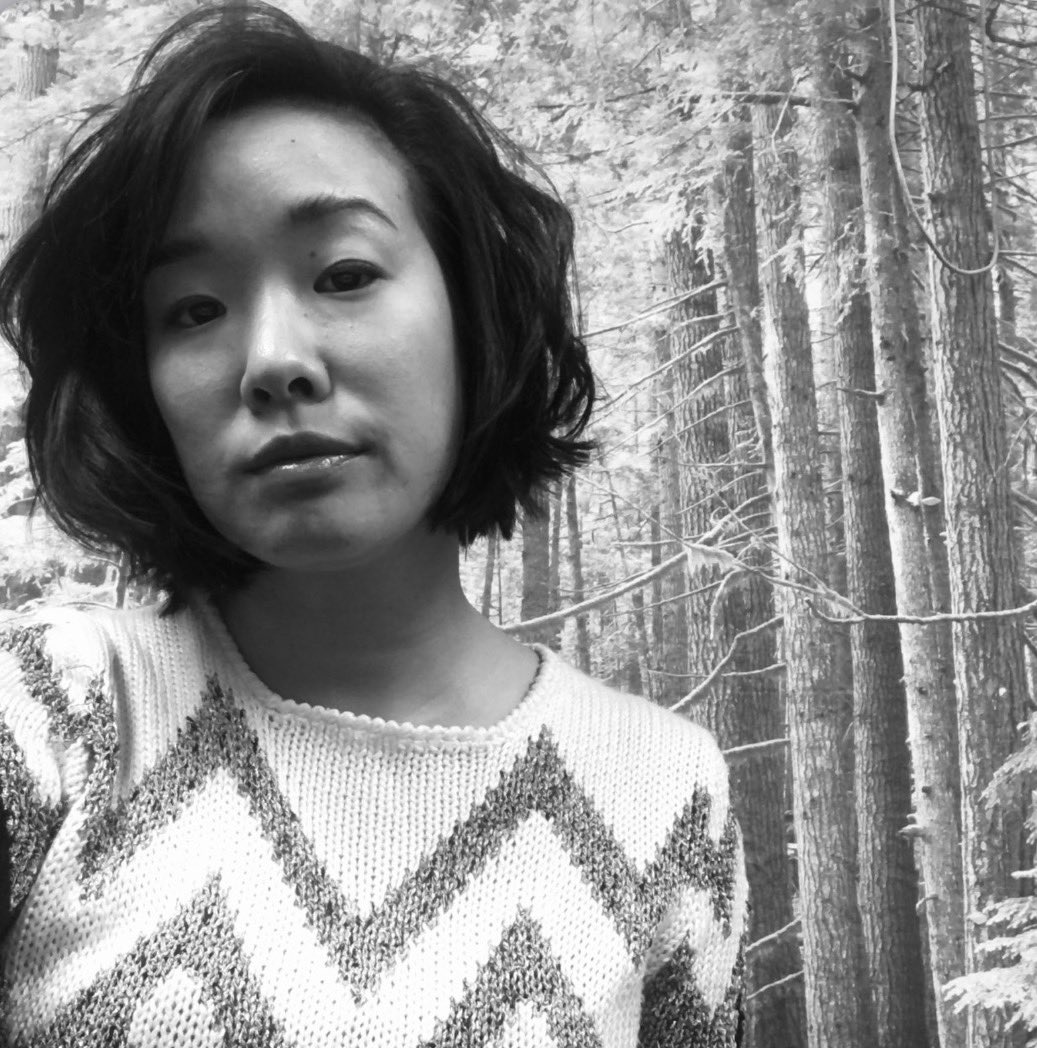 ( أريد أن أفكر في القراءة لا بوصفها إنتاجية، بل بوصفها نوعًا من المحاصيل: شيئ ينمو بطريقة لا يمكن التنبؤ بها أحيانًا سلس وجميل ولذيذ، وأحيانًا مُر ، معقد ، مليء بالشوك والعقد" 

(سارة تشيهايا )