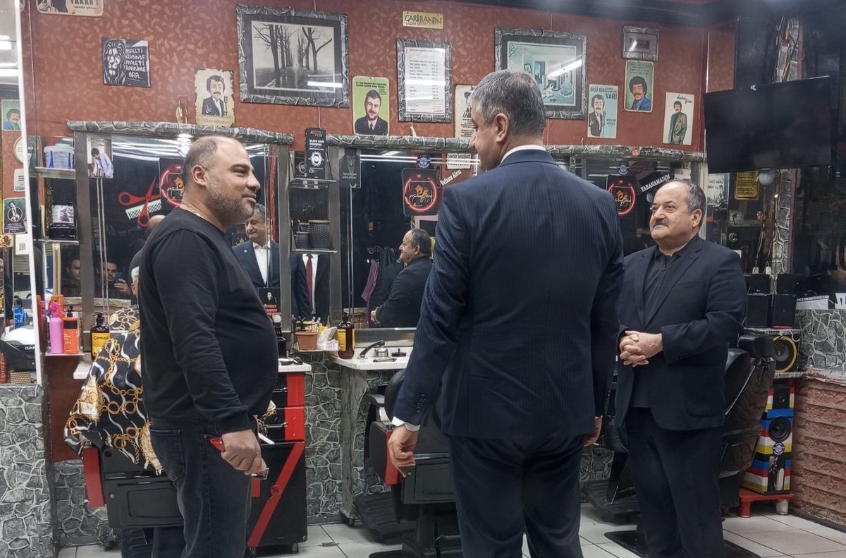 İlimiz genelinde gerçekleştirilen “Huzur ve Güven Uygulaması” kapsamında, Valimiz Mustafa YAVUZ ve Seyhan Kaymakamı Ekrem İNCİ, ilçemiz Şakirpaşa Mahallesi ve Saydam Caddesi’nde yürütülen denetim ve asayiş faaliyetlerini yerinde inceleyerek, vatandaşlarımızla sohbet etti.