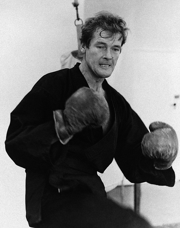 The Roger Moore Fan tweet media