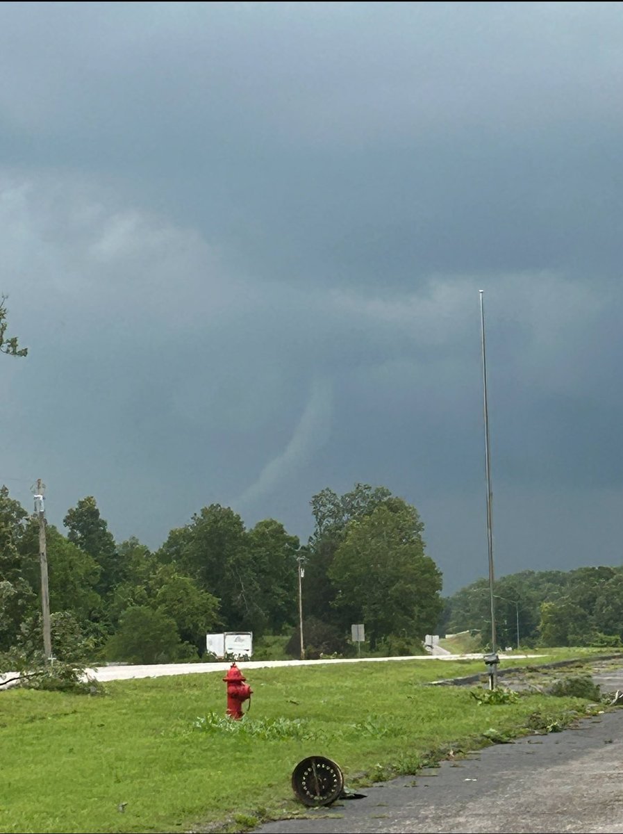 Storm Captures Pictures/Videos tweet media