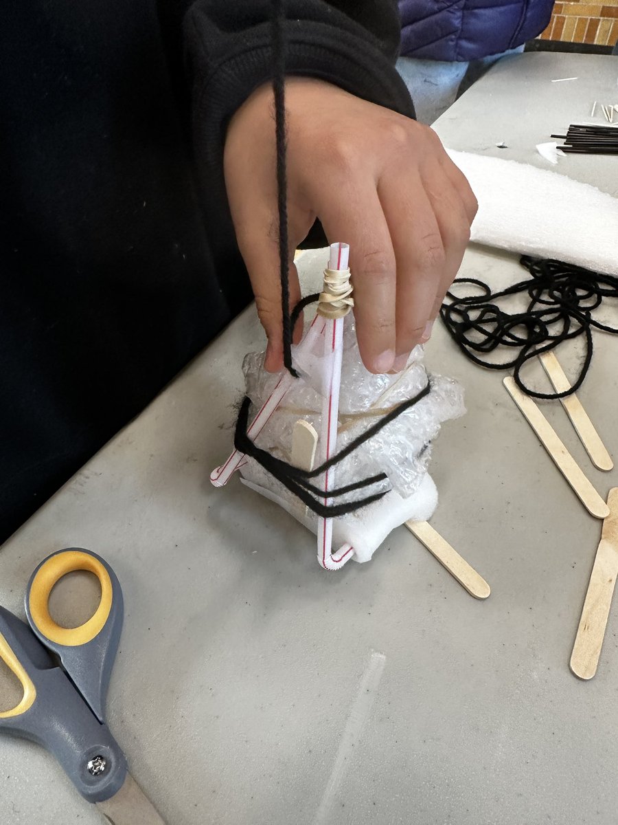 exploreshawnee's tweet photo. Engineering Days at Shawnee Middle School included the ultimate egg drop challenge. Learning by doing is how we inspire the next generation of engineers. @ShawneeAcademy @exploreshawnee @JCPSKY https://t.co/4gye2coA33