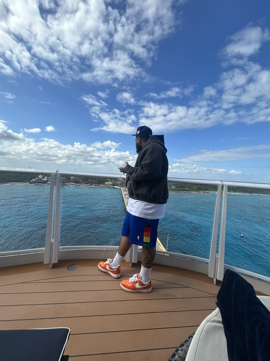 geaux_dev's tweet photo. 🛳️ cruise fits. https://t.co/75gZ2Yx823