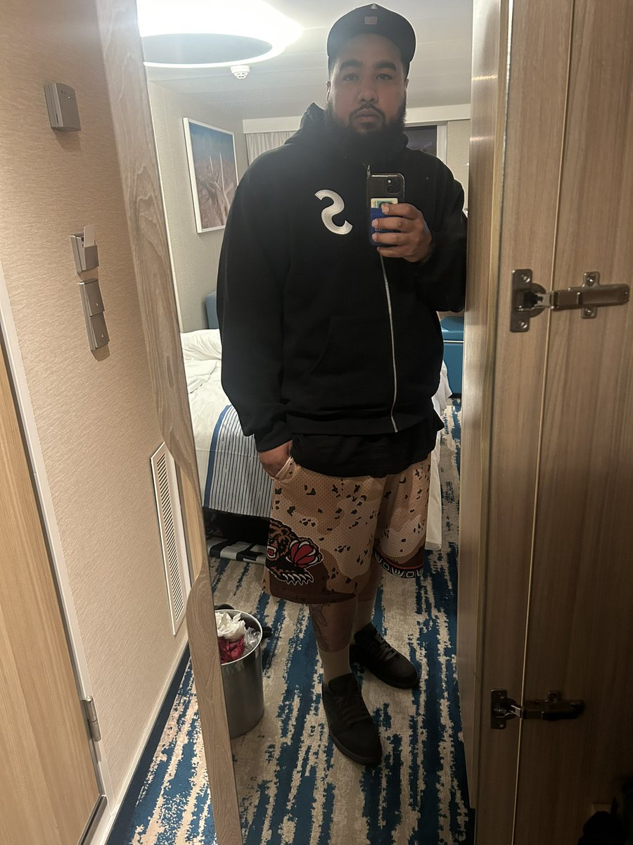geaux_dev's tweet photo. 🛳️ cruise fits. https://t.co/75gZ2Yx823