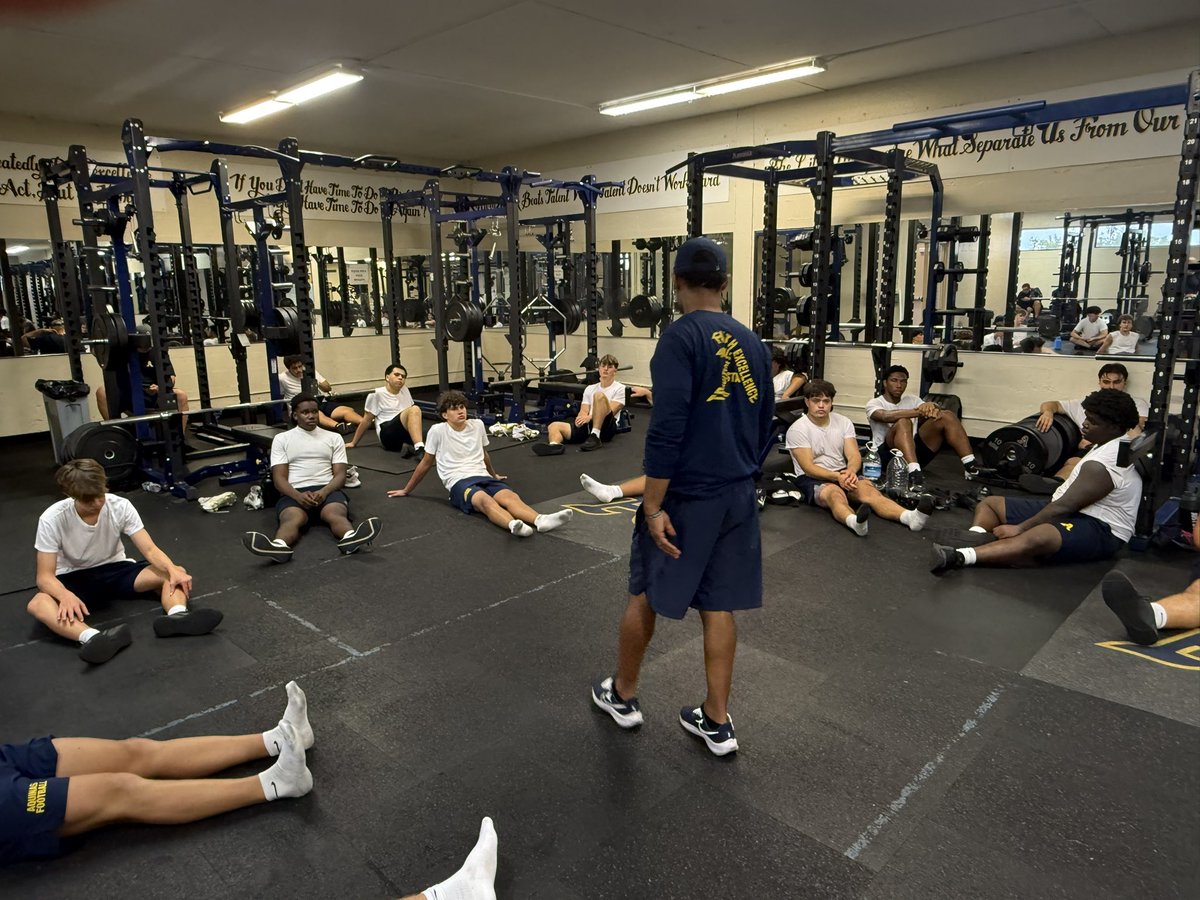 Aquinas Football tweet media