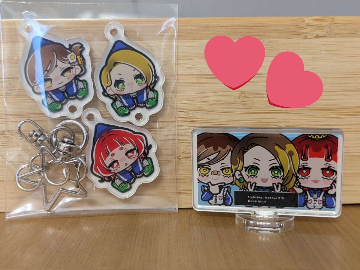 puuko_game's tweet photo. ぱにゃさんが愛のラブレター付きプレゼントを送ってくれた😭🩷👏🏻
なんと！！！うちらFMのアクキーとアクスタ！！可愛すぎるっ！！！アクキーぶらぶらぶら下げたら絶対可愛い！！
作ってくれたハムちゃんありがとおおお🥰🙏🏻
@panan1919 
@mkmk_hmkt https://t.co/gCDhAgnTGQ