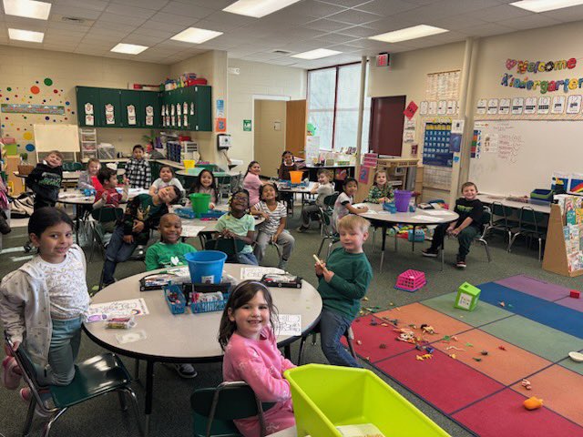 PineLevelES tweet media