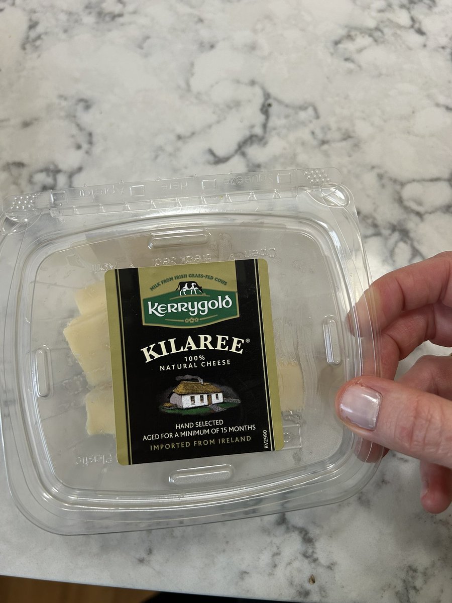 Hilary Elizabeth Margitich tweet media