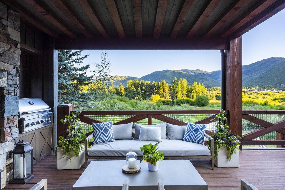 LuxuryRealEstate.com tweet media