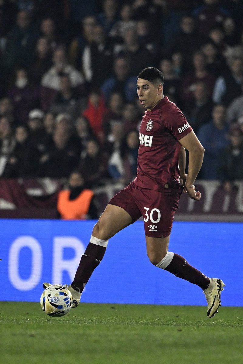 LanuserosTW tweet media