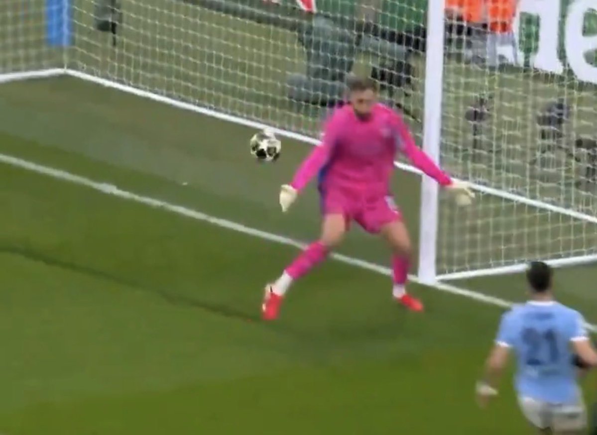 Goonersaurus tweet media