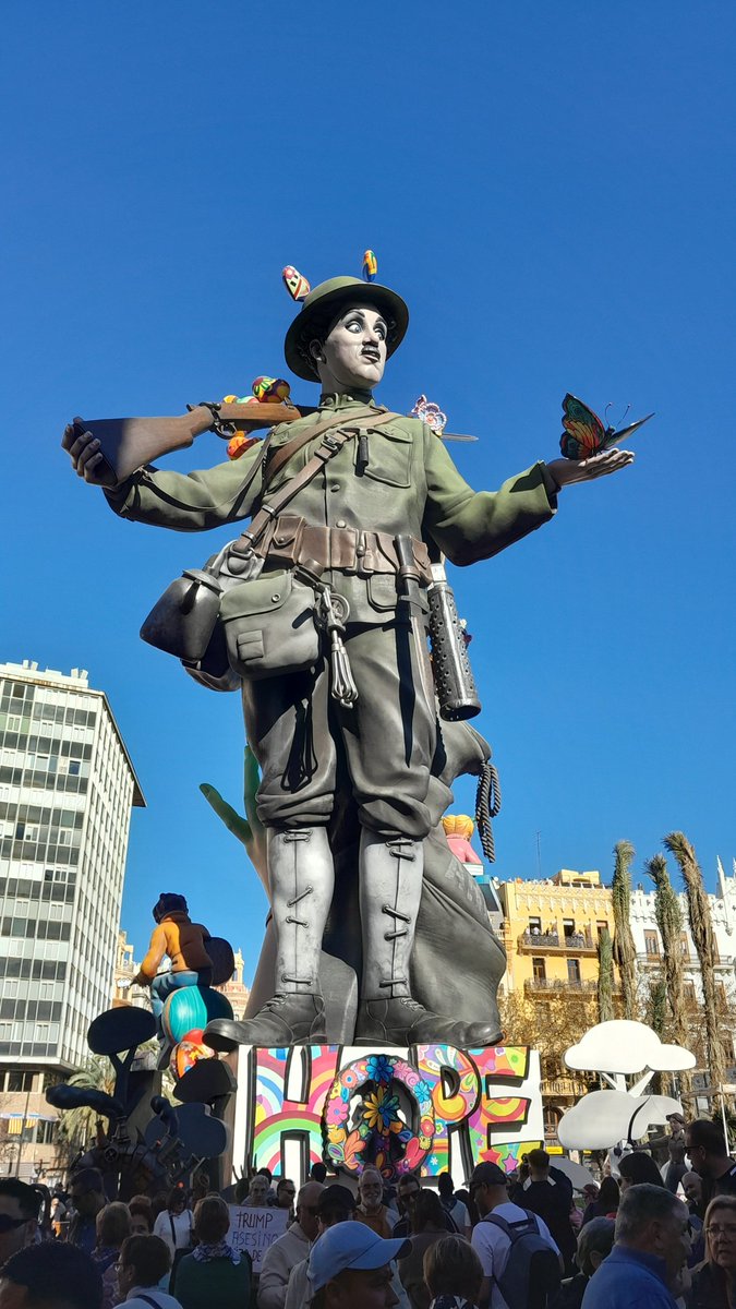 xavimnt's tweet photo. @DarthPutinKGB #Fallas #Valencia claim #NotToWar
Notice how #Putin , Trump ... and Maduro are depicted
Anyway, everything will be burnt by next Thursday https://t.co/BANuOH1oNM