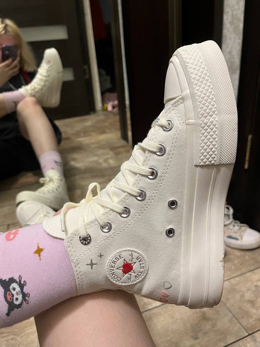 🥱 kitty who? tweet media