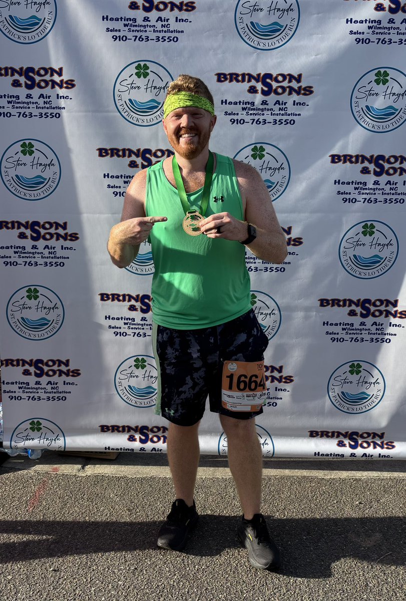 runningonroads's tweet photo. 2 PRs one week?!? It must be the luck of the Irish. Happy St. Patrick’s Day everyone. I was able to manage a personal best in both the 10k and 15 K in less than a week. 🍻☘️☀️🇮🇪 https://t.co/8DS6kQ7uun