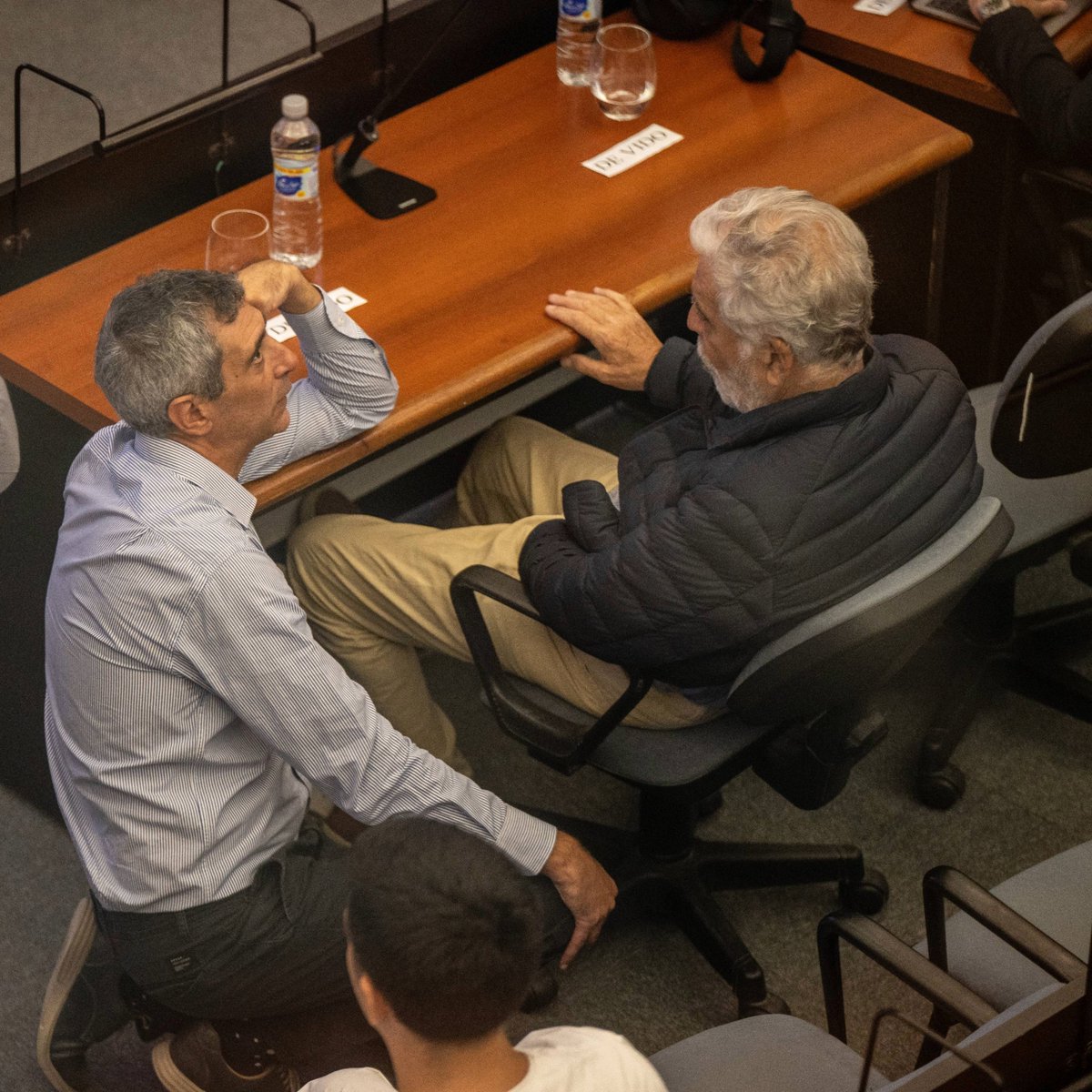 BARATTA DIJO QUE ALBERTO FERNÁNDEZ LE PIDIÓ NO DELATAR A EMPRESARIOS

Lectura rápida
Roberto Baratta declaró en la causa Cuadernos. Dijo que Alberto Fernández le pidió no acusar a empresarios y aseguró que el Chino Navarro lo amenazó si mencionaba a Juan Manuel Abal Medina.