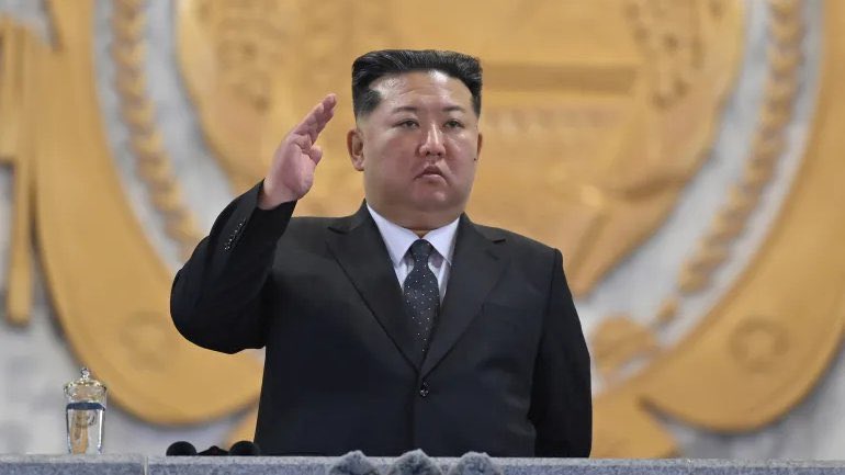 Mr. Whale tweet media