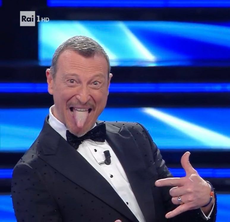 simonabo98's tweet photo. Non loro che mettono l'invergognita gate nella clip di presentazione #gfvip https://t.co/CV2L4195tC