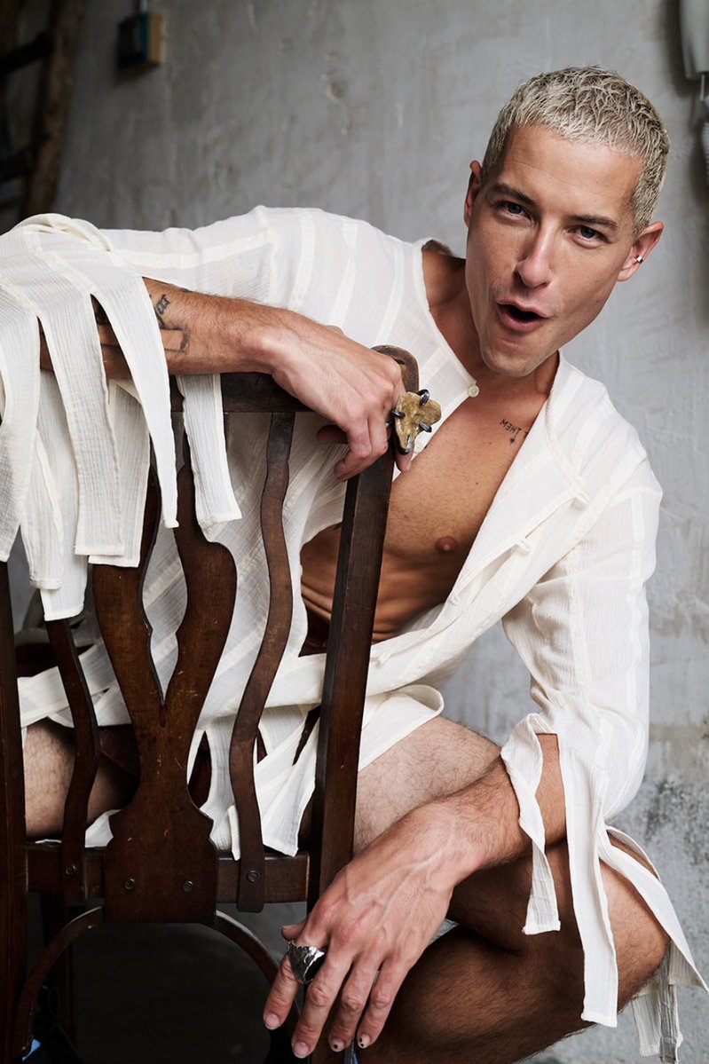 Taz Skylar daily tweet media