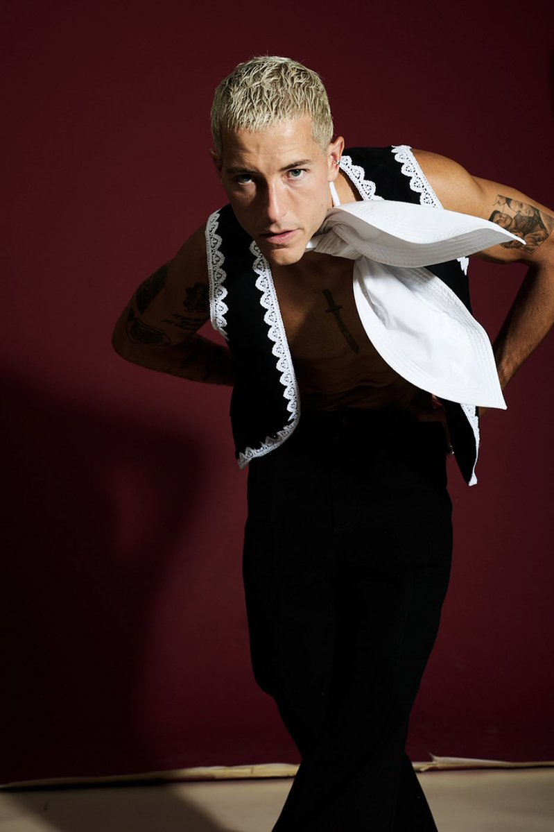 Taz Skylar daily tweet media