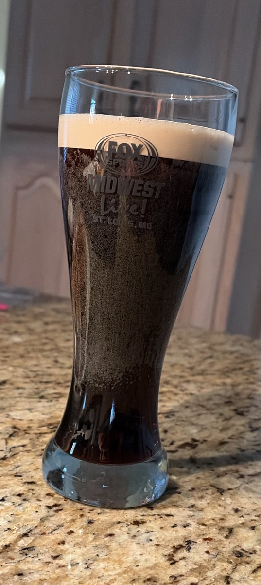 calvingelical's tweet image. How’s my pour? 🍺☘️ #SaintPatricksDay
