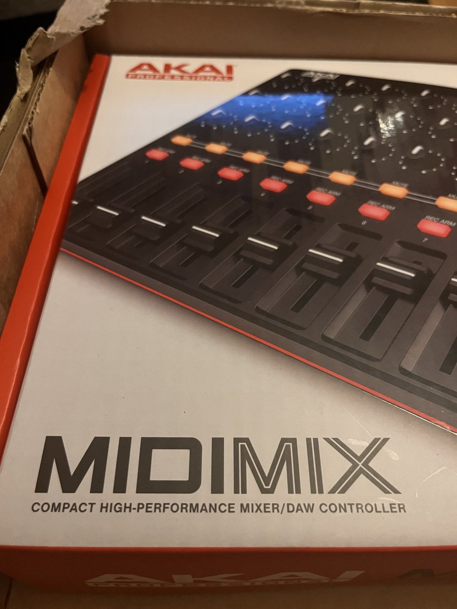 KaosVerket's tweet photo. This lil toy is great ! #midimix https://t.co/Esdlo6rMPw