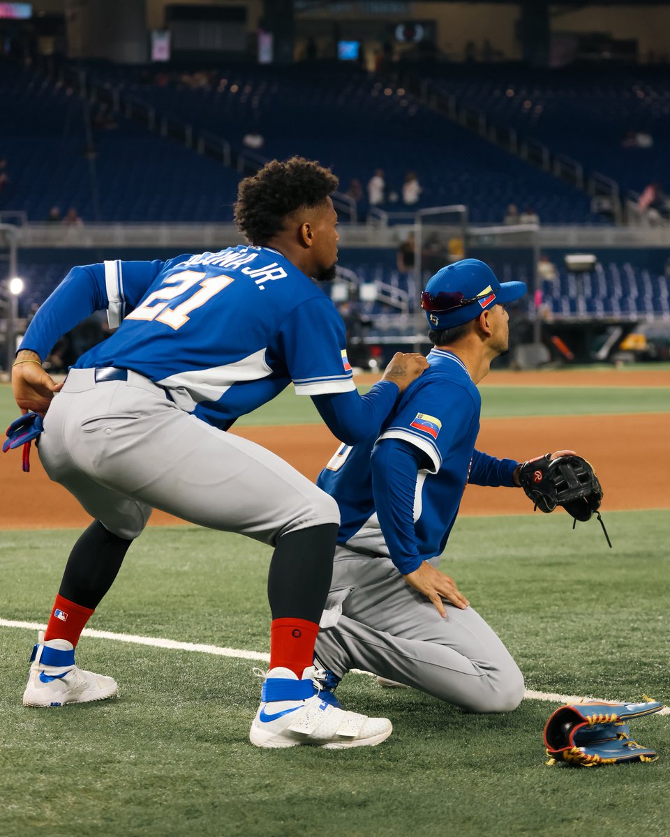 Toronto Blue Jays tweet media