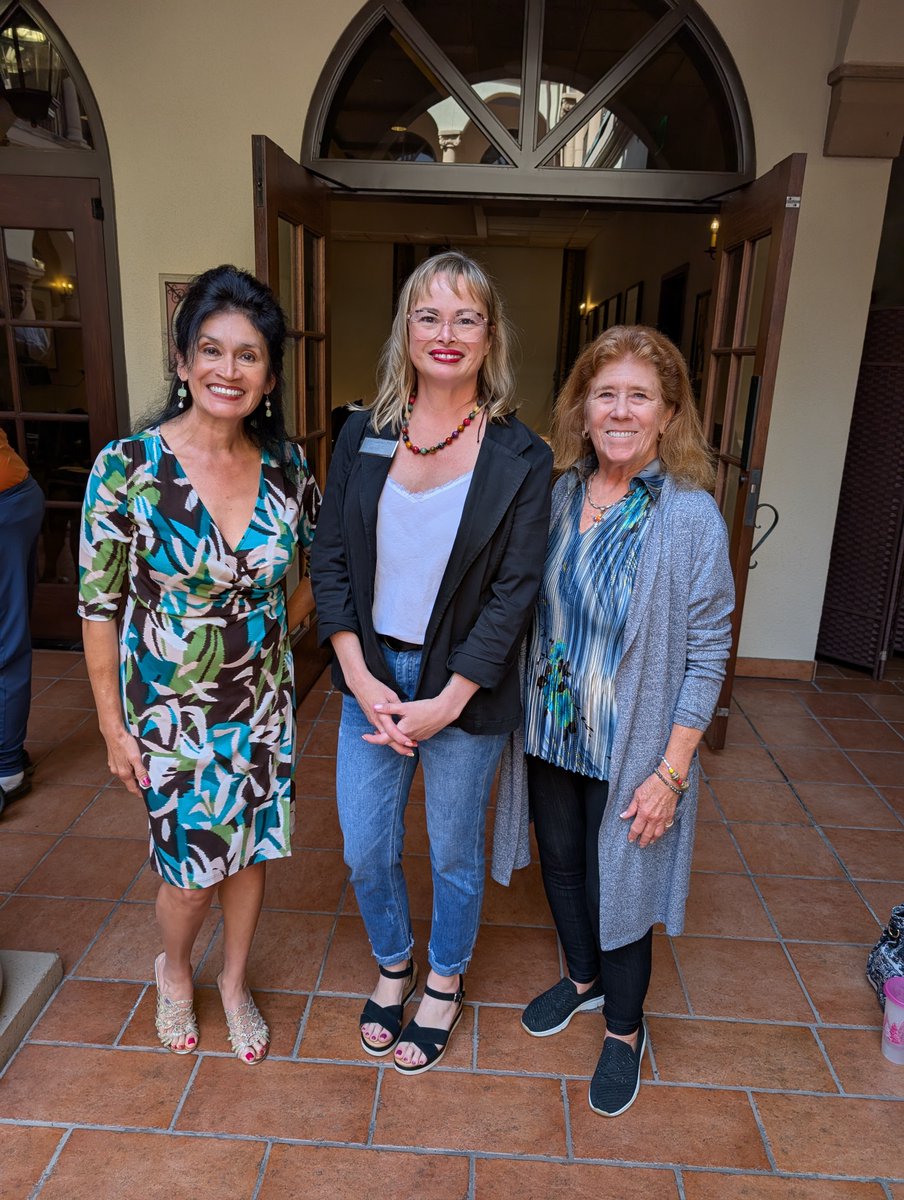 AleidaTrueCrime's tweet photo. I  thoroughly enjoyed hearing Dr. LaFleur speak about her anthropological work with lemurs in Madagascar and her work as a forensic investigative genetic genealogist seeking resolution for missing and unidentified persons. This event was held at USD where I went to law school. https://t.co/VAGkNZ35B1