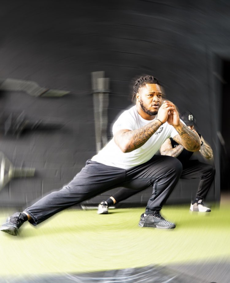 QuayLJones3's tweet photo. Jalen Carter is already back training this offseason. 👀🏋🏾

Working to get fully healthy for 2026.

#Eagles https://t.co/j5mHjKyGon