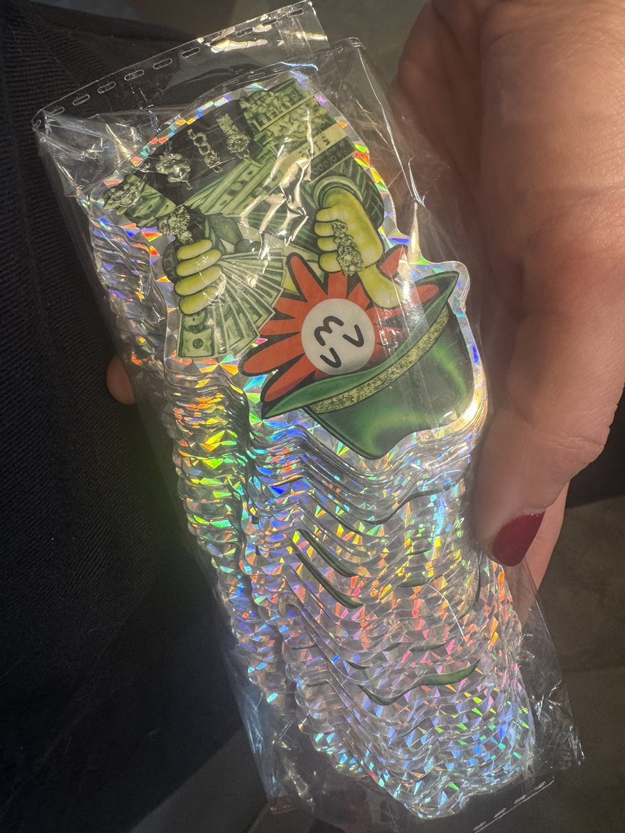 Larissa Schiavo tweet media