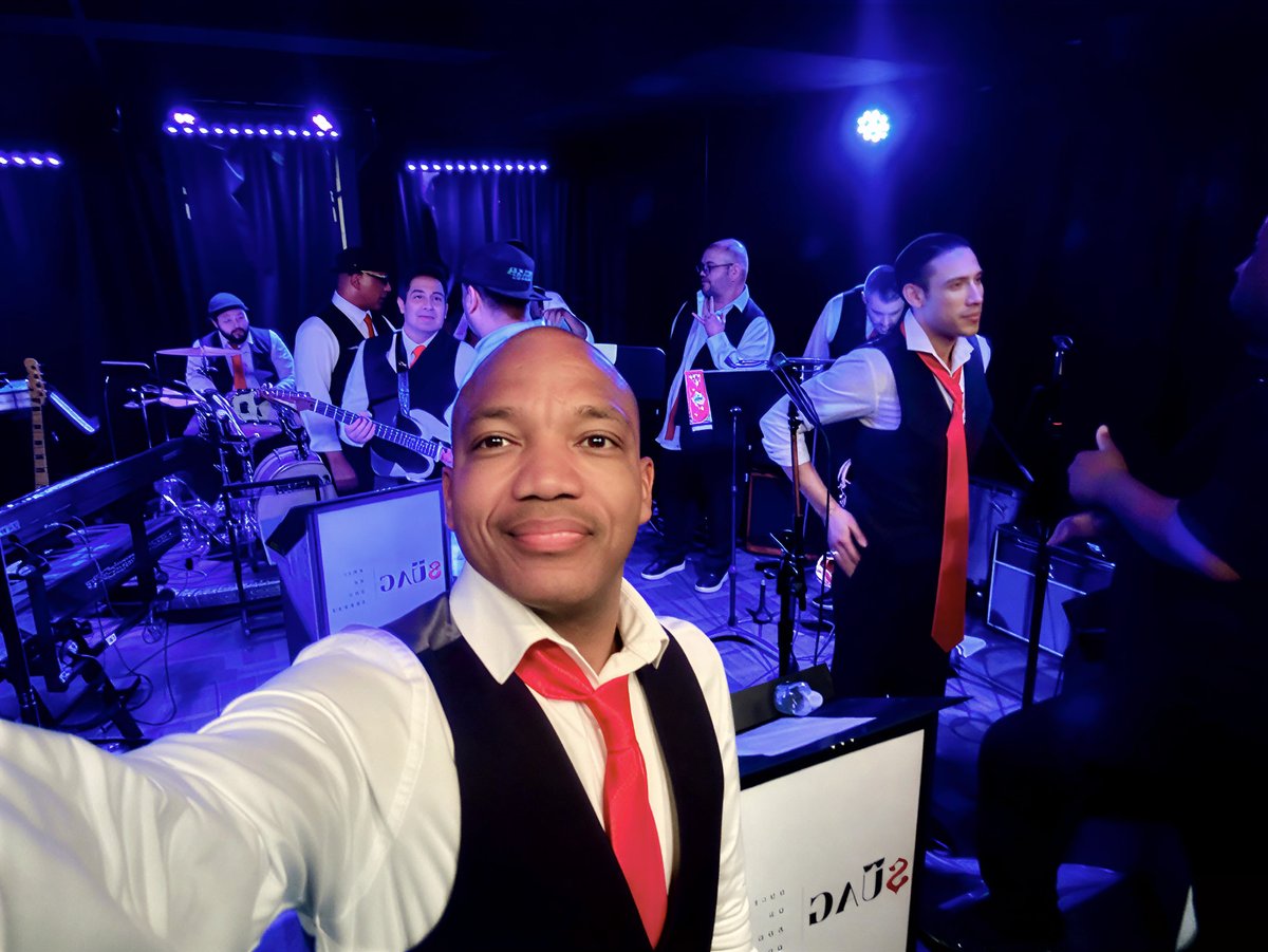 osmaycalvo's tweet photo. Enjoying and ready on the stage for a music video shot🎼🎤 https://t.co/NwOPOYbXsU