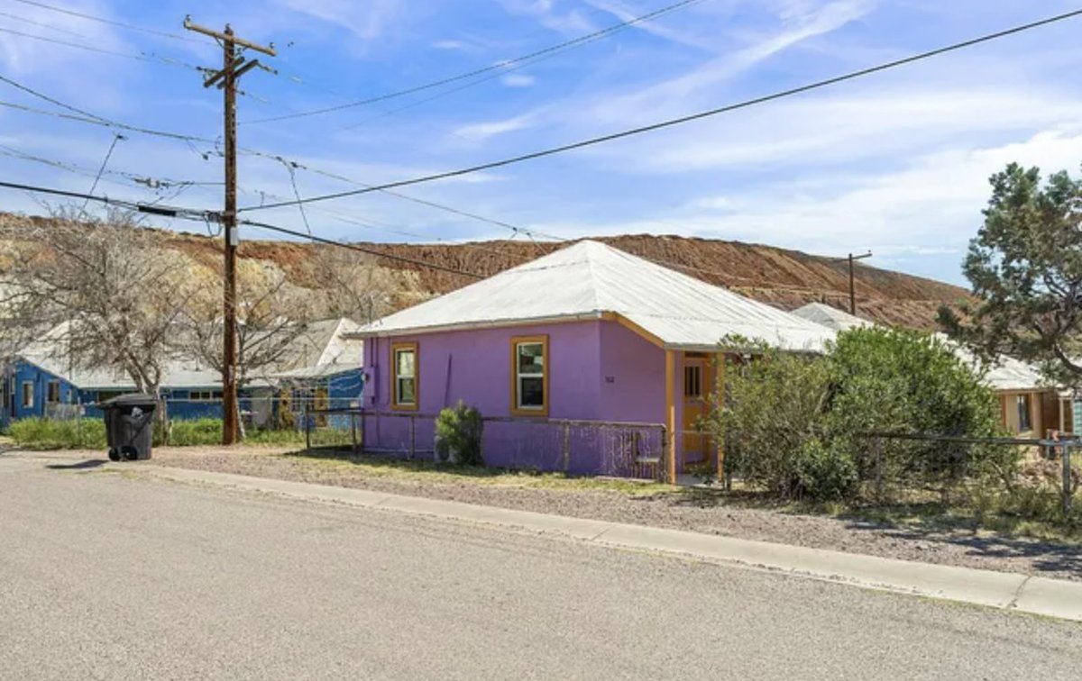 oldhouseunder50's tweet image. $162,500. Charming, freshly refreshed in 2022–23, this snug 1-bed, 1-bath c.1917 #Arizona #tinyhome offers about 675 sq ft of thoughtful updates. oldhousesunder50k.com/c-1917-arizona…