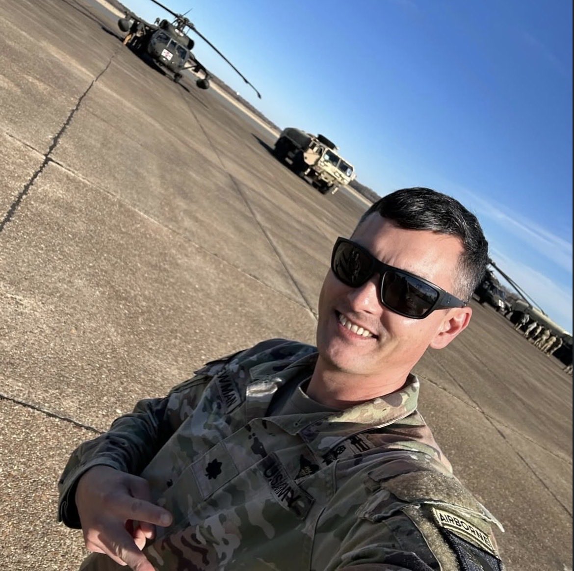 Leo_Newmann's tweet photo. Whirley Birds, Fuel Trucks, and Air Assaults!
#LetsGo #AirAssault #LLAASLT #LetsRendezvous
#101stairborne https://t.co/BVVp2qsHJh