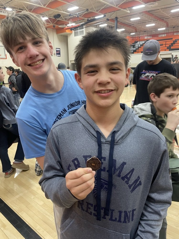 ๐
๐ซ๐๐๐ฆ๐๐ง ๐
๐๐ฅ๐๐จ๐ง๐ฌ tweet media