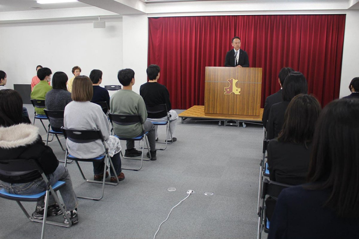 nishikawa_ryu1's tweet photo. #星城リハビリテーション学院 にて、#NOSS を授業に取り入れていただいています。
2年間学んだ学生39名に、#一般社団法人NOSS協会・理事長(#日本舞踊西川流四世家元)#西川千雅 より、
初段インストラクターの認定証を授与をさせて頂きました。
#理学療法士 https://t.co/p1eUPhkbYu