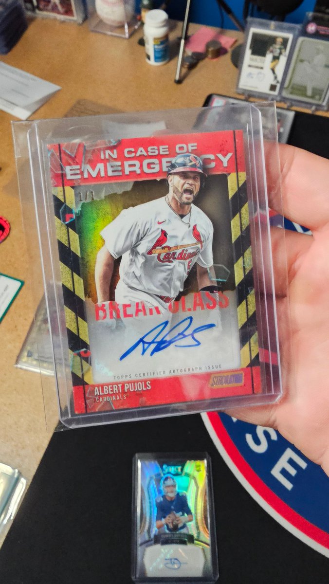 UndergroundBrks's tweet image. Ends in just over 30 minutes!

2025 Stadium Club Albert Pujols 1/1 Insert Auto!

Go bid!

ebay.us/m/xpXURc

#AlbertPujols #OneOfOne #eBay #Auction #Tolls #StadiumClub