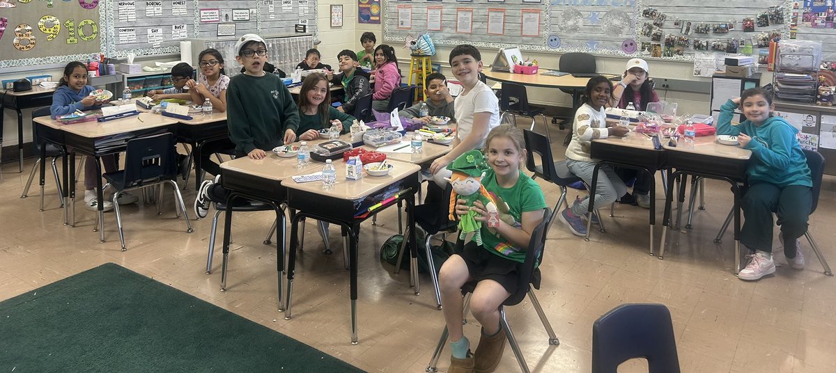 Ms_Carroll tweet media