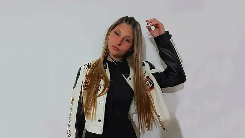 #RíoCuarto: ella es Camila Zabala, asesina; 
  Se necesita de tu RT    
Para que la justicia la meta presa junto al conductor de la camioneta que corrían picadas .