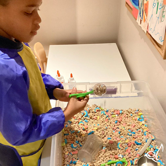 EyasLanding's tweet photo. Happy St Patrick's Day! ☘️  #stpatricksday #stpatricksday2026 #eyaslanding #therapyclinic #therapyprogram #pediatrictherapy #chicagopediatrictherapy #learningthroughfun #chicagowestloop #therapy #chicagotherapy #skillbuilding #creativekids #sensory #sensorybin #crafts https://t.co/Rz7XxdG8nJ