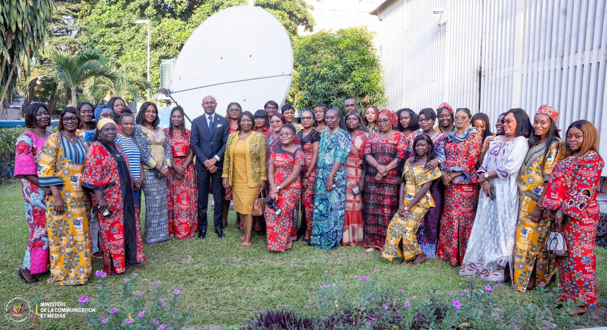 #RDC : Le travail encore le travail !!  

Le secret pour une carrière réussie. 

Madame Chantal Kanyimbo, modèle en journalisme, a partagé sa riche expérience avec les femmes du ministère de la <a href="/Com_mediasRDC/">Ministère de la Communication et Médias/RDC</a>.

L’occasion de saluer leur apport déterminant dans la traditionnelle