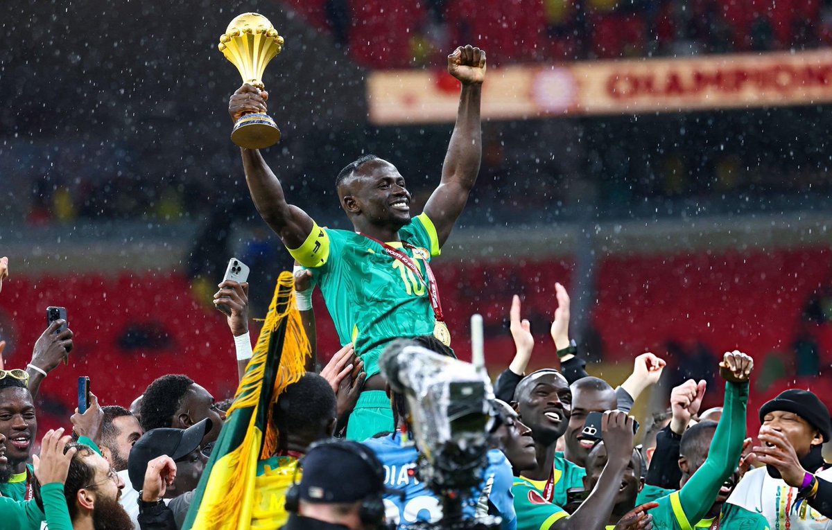 No podréis borrar nunca de la memoria de la gente cómo Senegal le ganó la Final a Marruecos en su propio estadio.

Ni con un gol anulado a Senegal en el descuento.

Ni con un penalti vergonzoso pitado en el último minuto para que ganara Marruecos.

Ni con los actos lamentables de