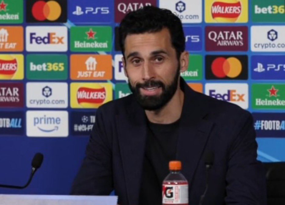 <a href="/theMadridZone/">Madrid Zone</a> We love you Arbeloa