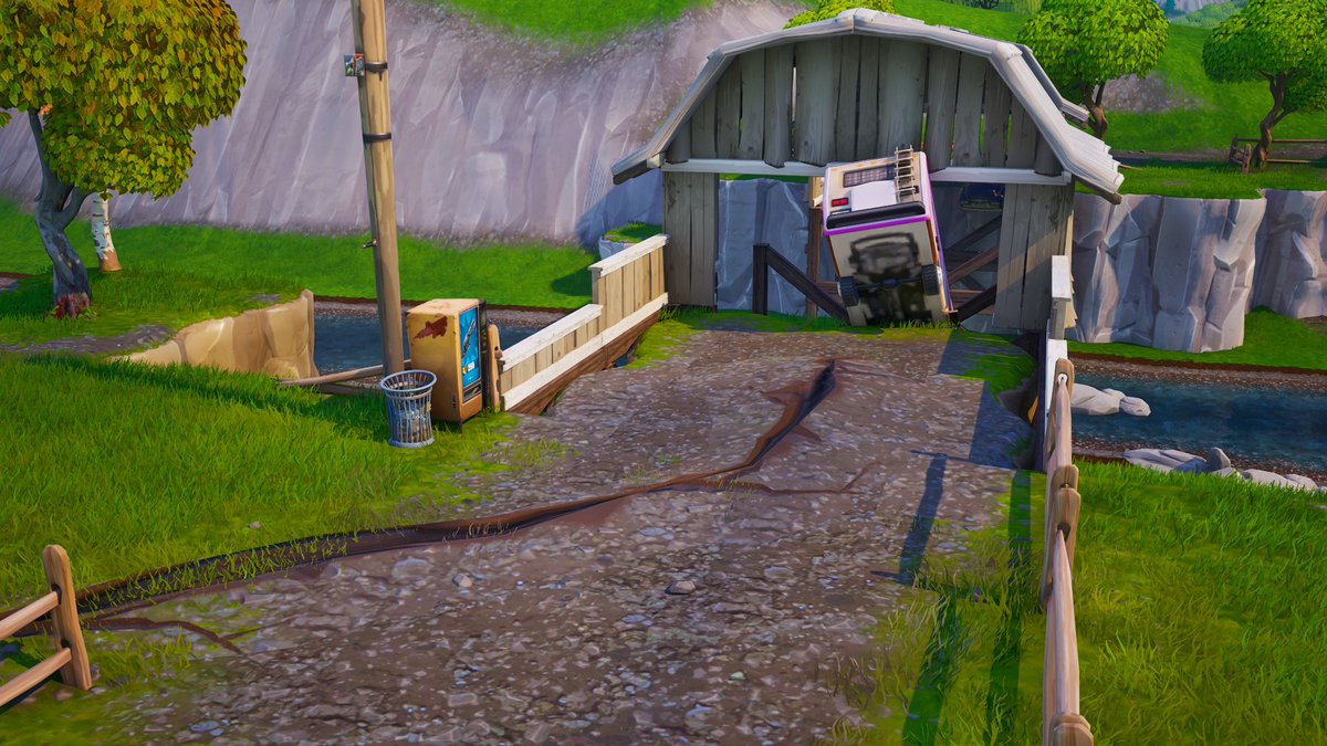 FortTracker tweet media