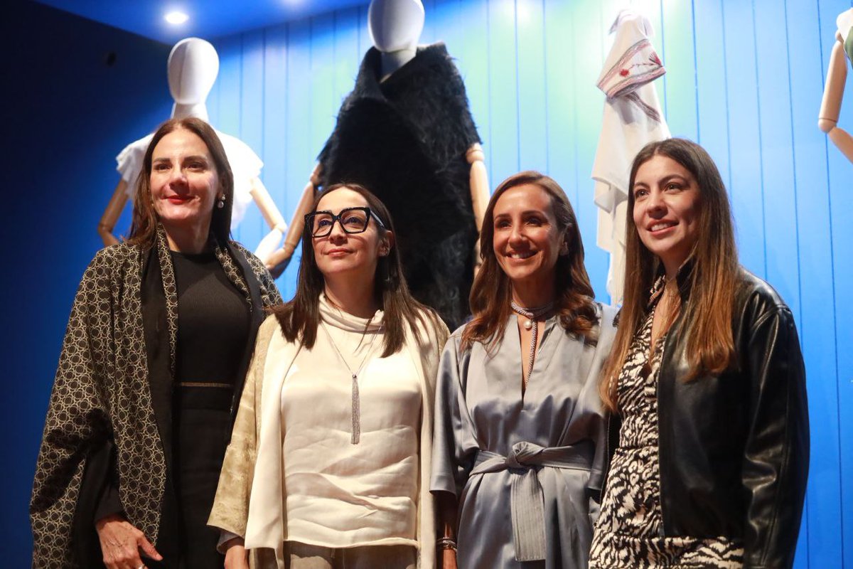 MayeVillaLemus's tweet photo. Guadalajara será sede de la próxima edición del Volvo Fashion Week México, y me llena de emoción haber sido parte del anuncio de este gran encuentro que reunirá talento, creatividad y nuevas oportunidades para nuestro estado.
La moda es mucho más que una expresión artística: https://t.co/Atv8BSal6D