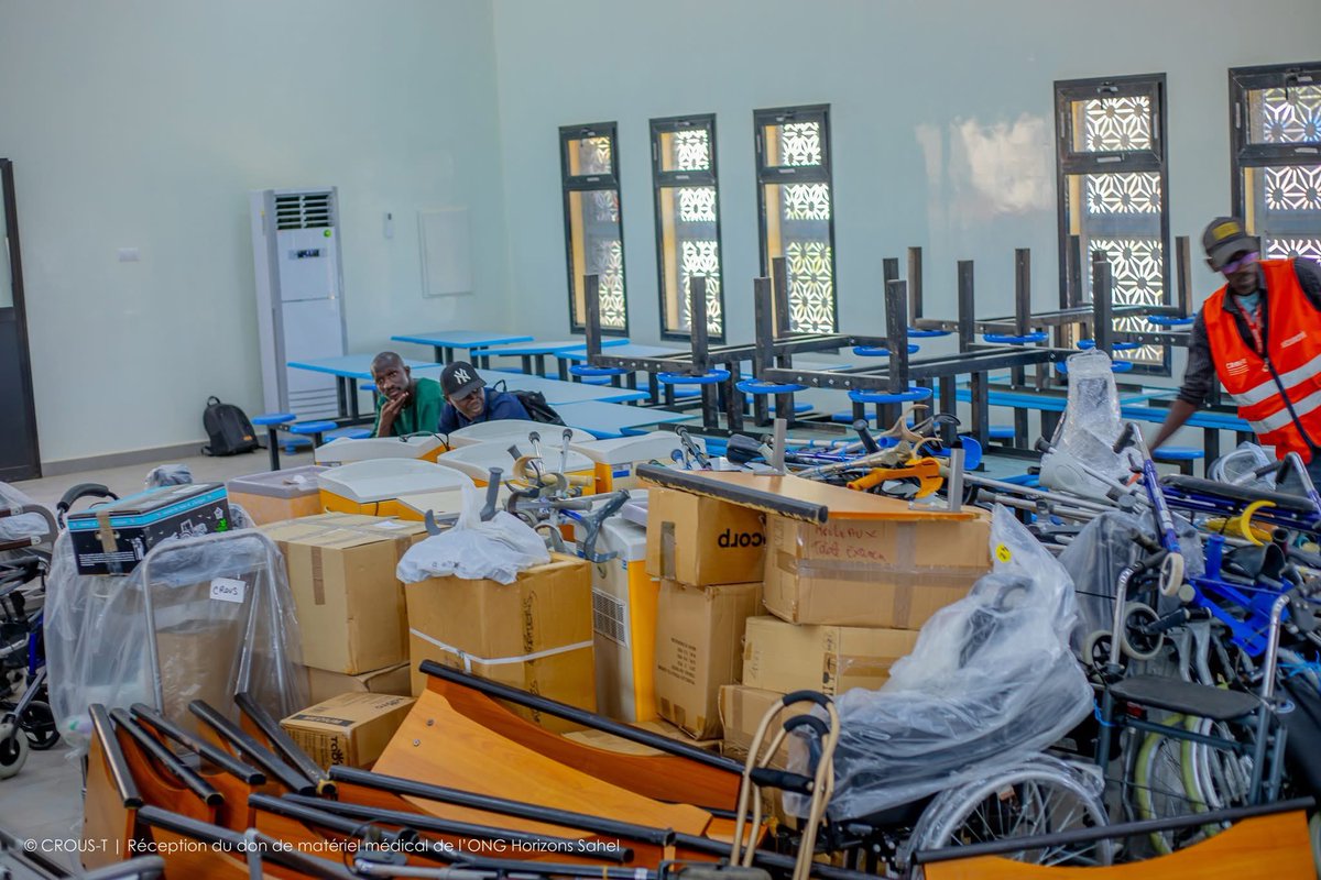 segnelo's tweet photo. Partenariat CROUS-T et Horizon Sahel pour le renforcement du plateau technique médical

Le CROUS-T a réceptionné, ce lundi 9 mars 2026, un important lot de matériel médical offert par l’ONG Horizons Sahel, pour une valeur estimée à cent millions de francs CFA. https://t.co/gF9OdyonEx