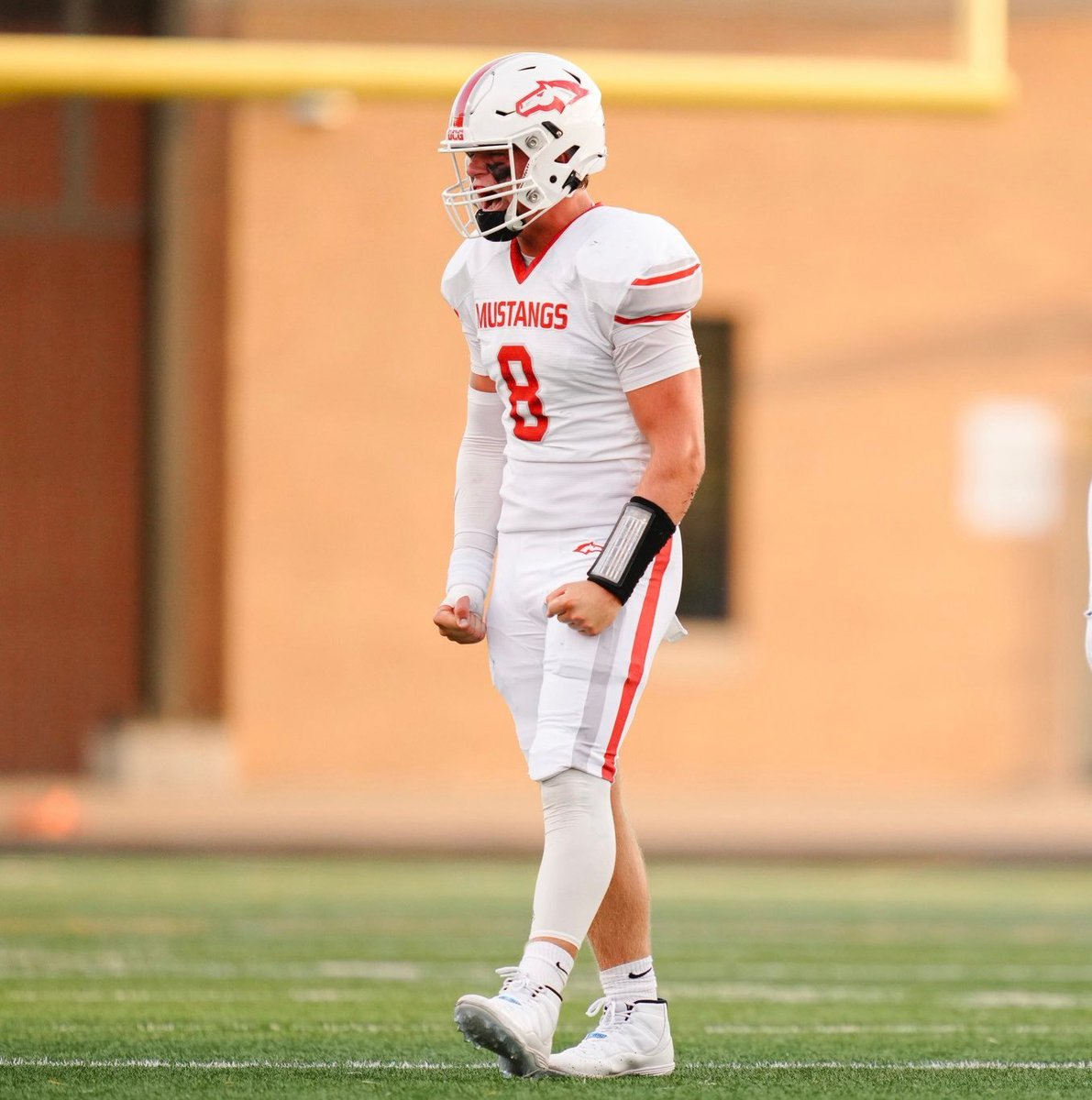 D1RecruitNation's tweet image. 2027 LB @WyattValenta27 has offers from Northern Iowa, North Dakota, and Lindenwood. He's received interest from schools like Iowa, Minnesota, South Dakota State, and South Dakota he tells me