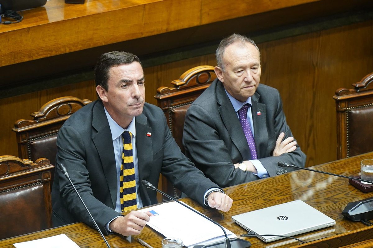 Hoy fue un gran día!!!Podemos anunciar con alegría que el Senado de la República despachó una reforma constitucional muy relevante para el sistema de seguridad del país. Ha dispuesto que Gendarmería de Chile pase a estar bajo la tutela del Ministerio de Seguridad 🇨🇱